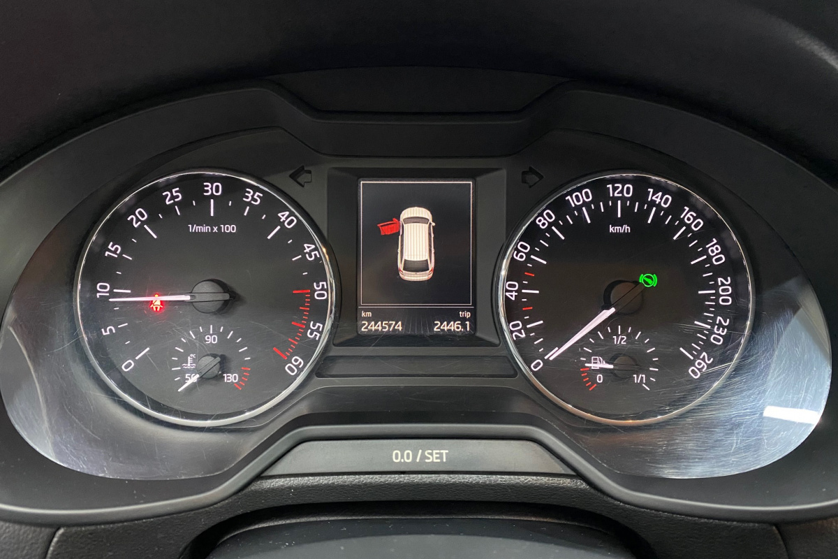 Ponuka vozidiel / Škoda Octavia Combi 1.6 TDI 110k Ambition DSG - video