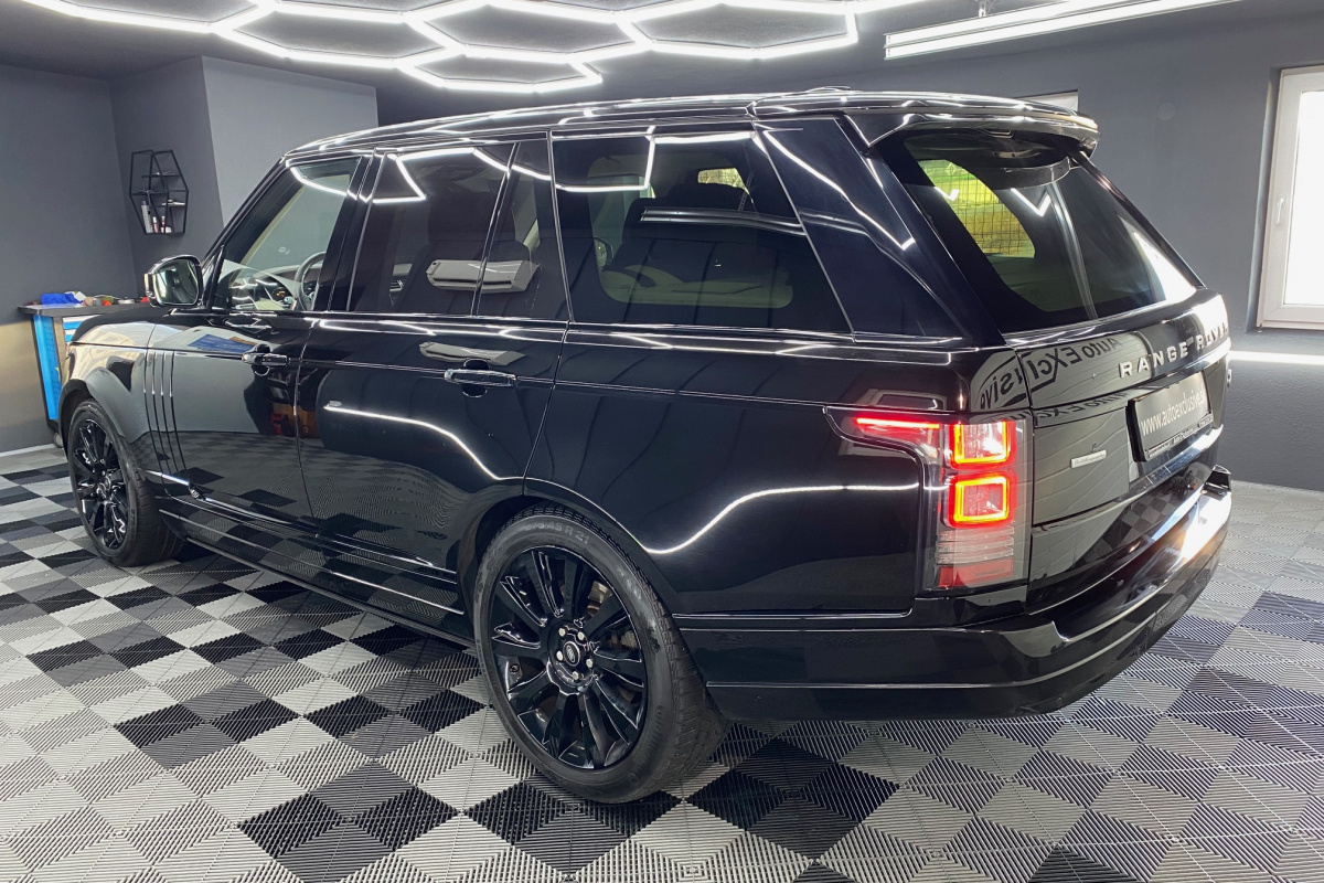 Ponuka vozidiel / Land Rover Range Rover 3.0L TDV6 AB - video