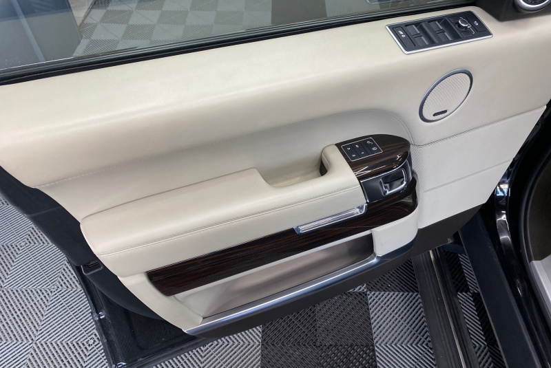 Ponuka vozidiel / Land Rover Range Rover 3.0L TDV6 AB - video