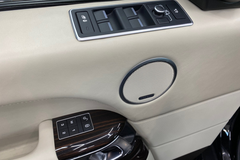  Ponuka vozidiel / Land Rover Range Rover 3.0L TDV6 AB - video