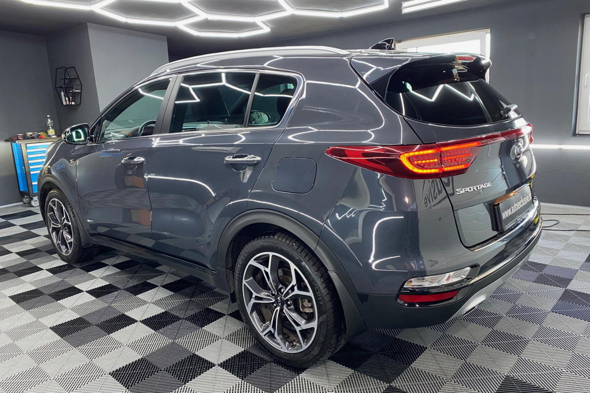 Ponuka vozidiel / Kia Sportage 1.6 CRDi mHEV GT-Line A/T - video