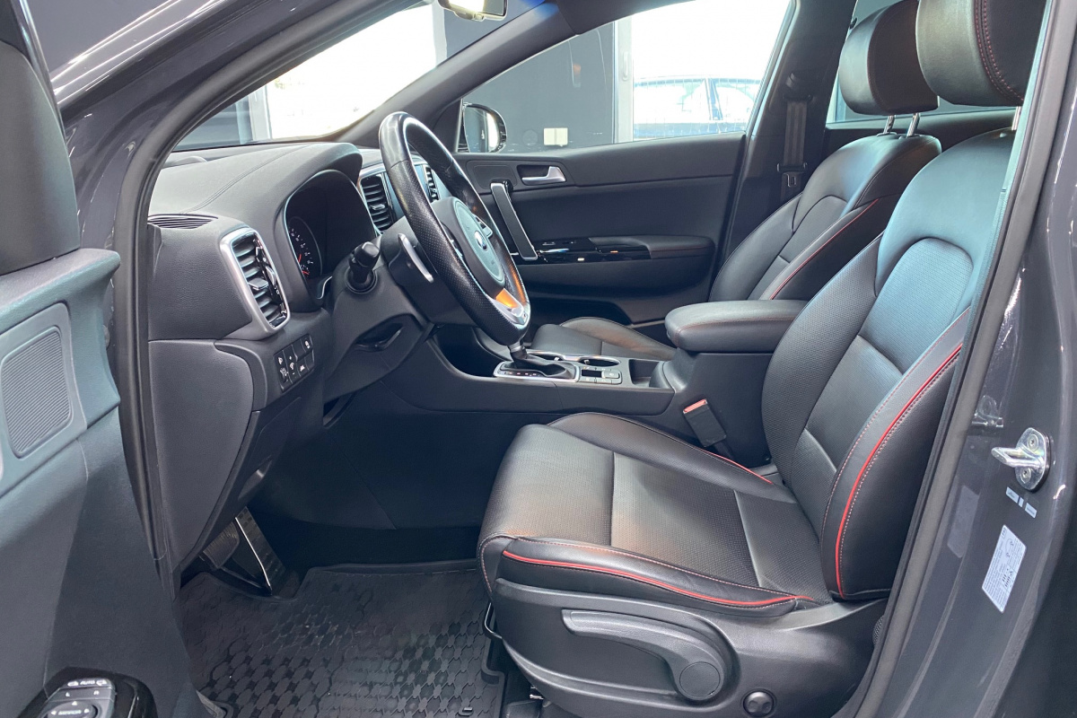 Ponuka vozidiel / Kia Sportage 1.6 CRDi mHEV GT-Line A/T - video