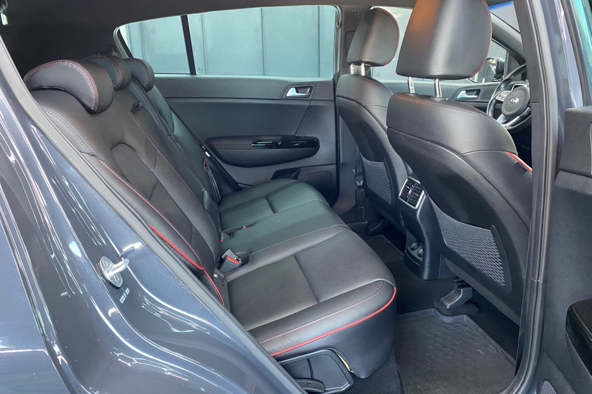 Ponuka vozidiel / Kia Sportage 1.6 CRDi mHEV GT-Line A/T - video