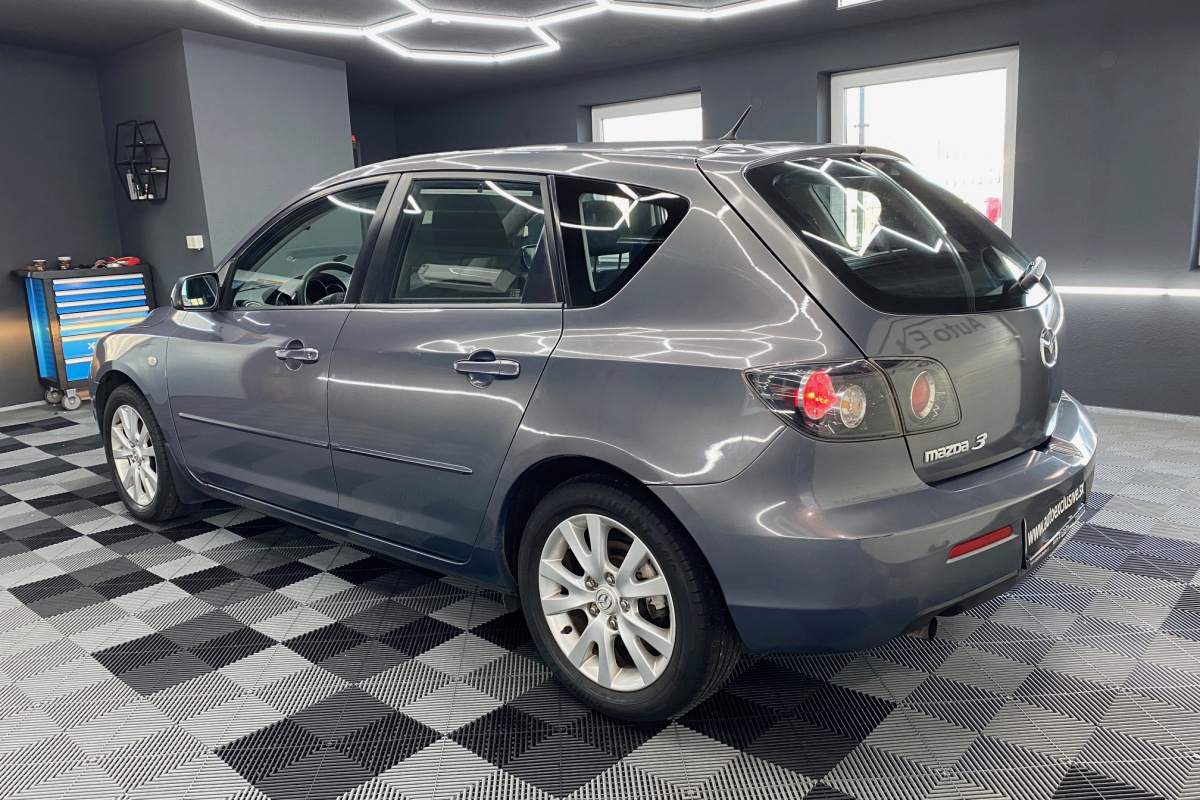 Ponuka vozidiel / Mazda 3 1.6i Comfort - video