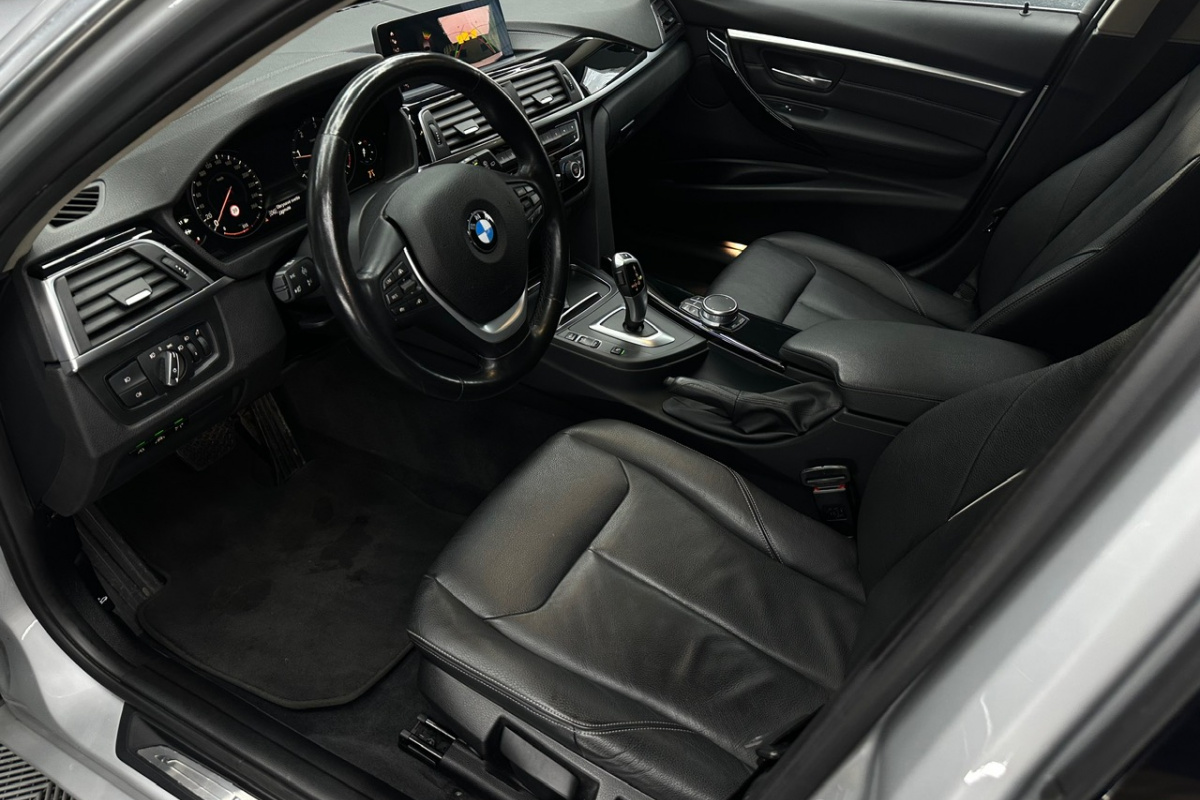 Ponuka vozidiel / BMW Rad 3 Touring 320d xDrive A/T - video