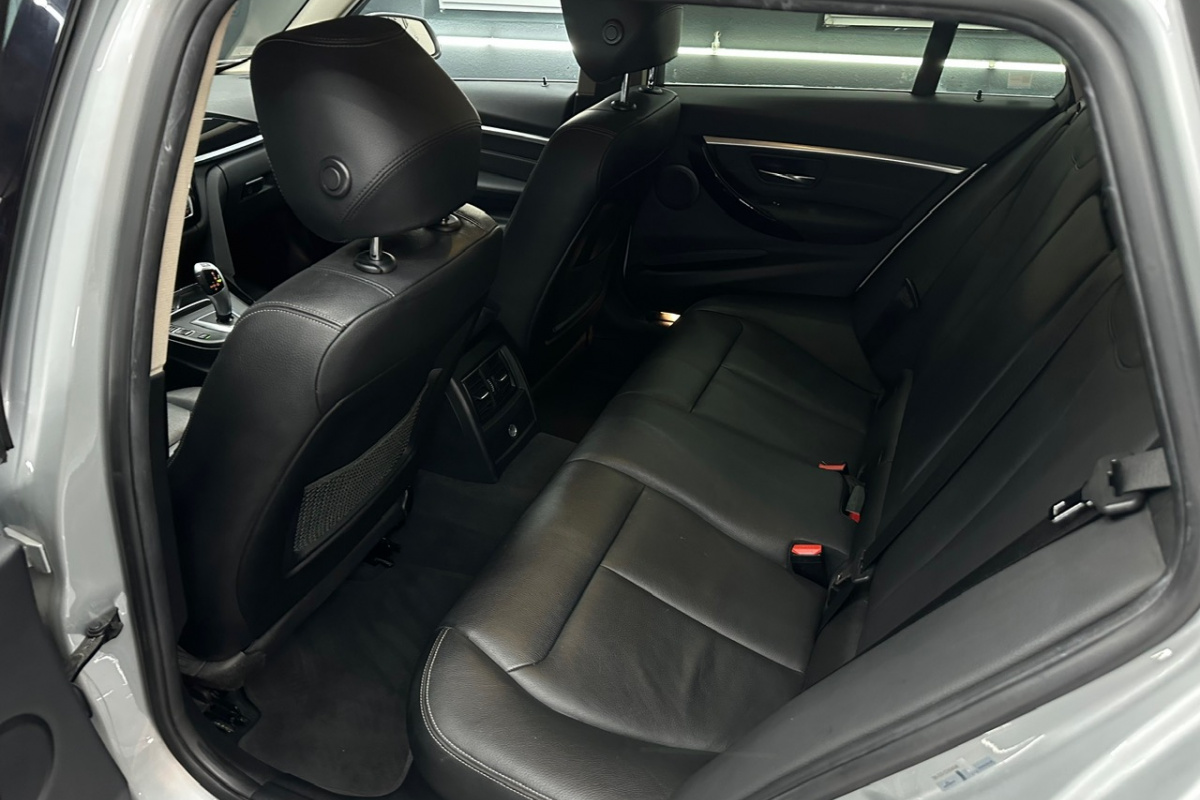 Ponuka vozidiel / BMW Rad 3 Touring 320d xDrive A/T - video