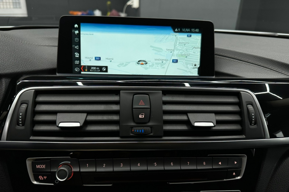 Ponuka vozidiel / BMW Rad 3 Touring 320d xDrive A/T - video