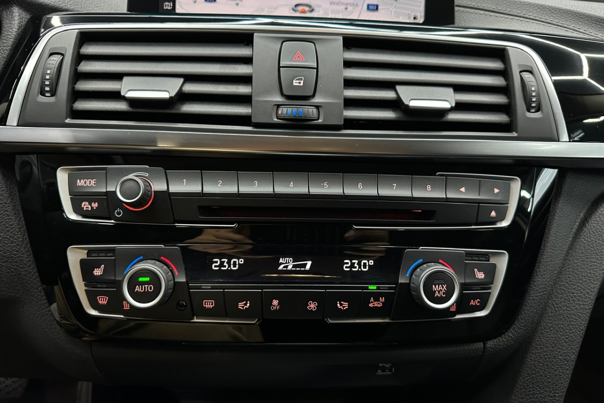 Ponuka vozidiel / BMW Rad 3 Touring 320d xDrive A/T - video