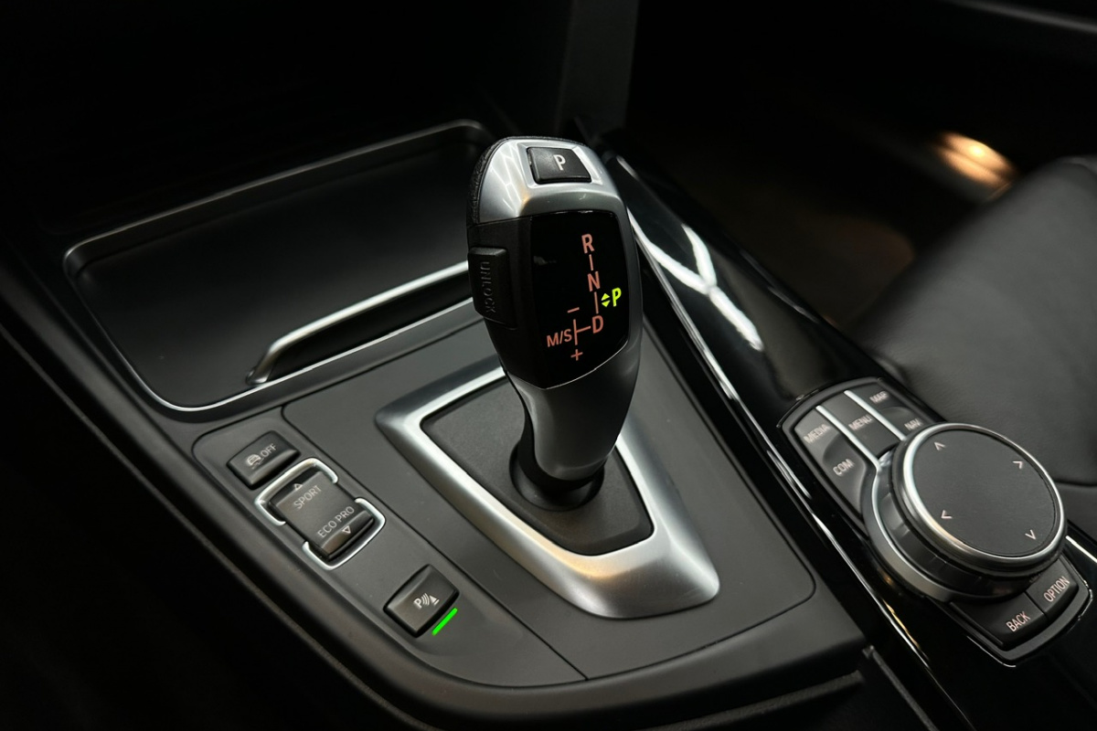 Ponuka vozidiel / BMW Rad 3 Touring 320d xDrive A/T - video