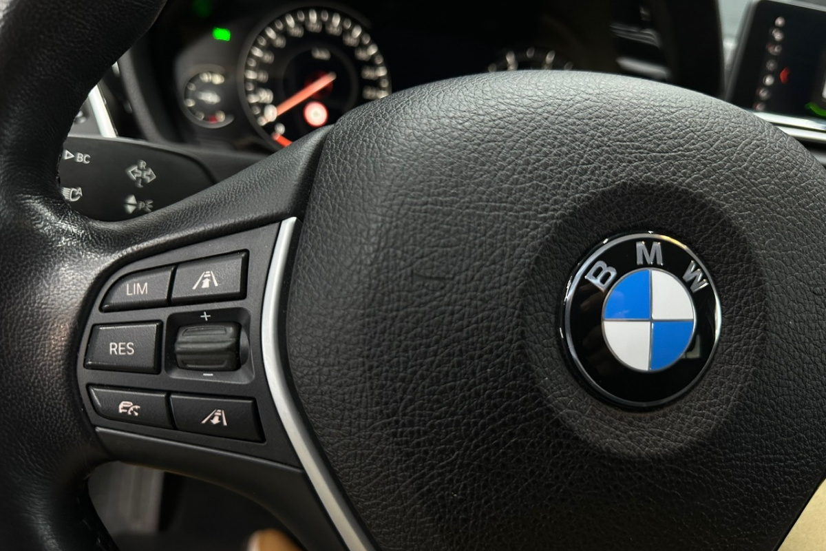 Ponuka vozidiel / BMW Rad 3 Touring 320d xDrive A/T - video