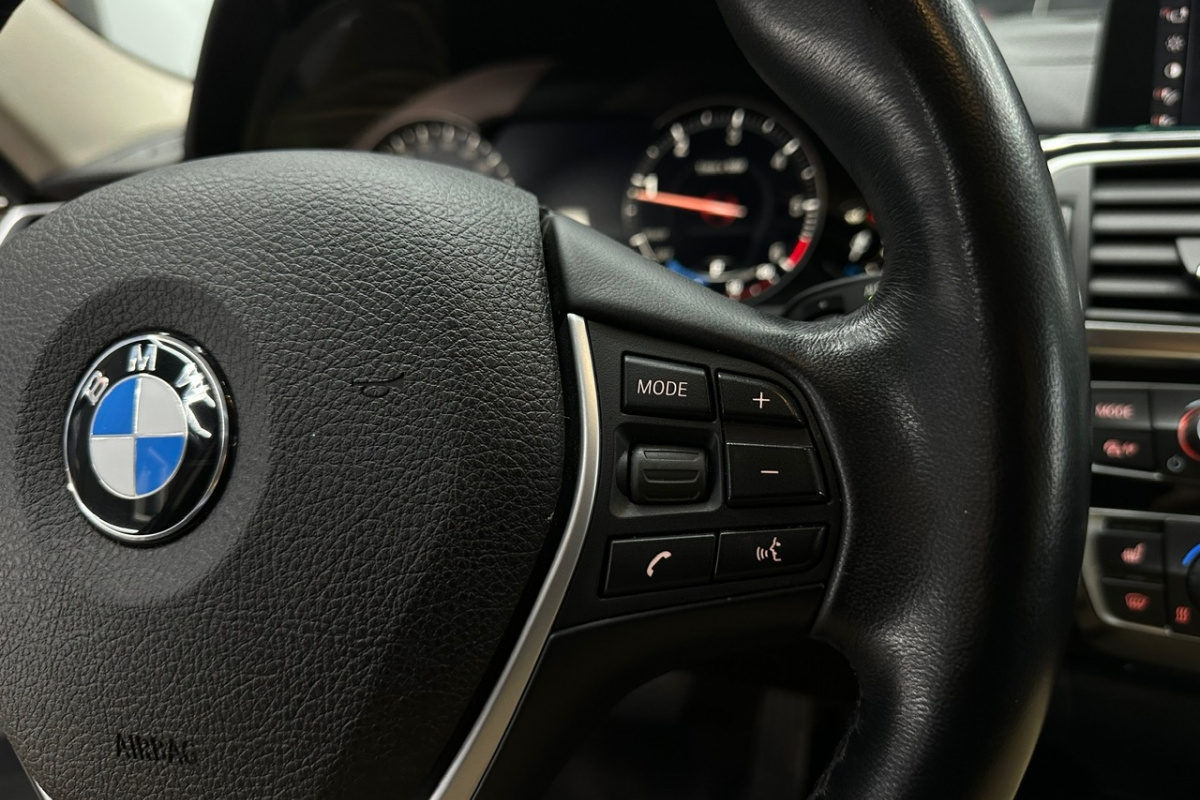 Ponuka vozidiel / BMW Rad 3 Touring 320d xDrive A/T - video
