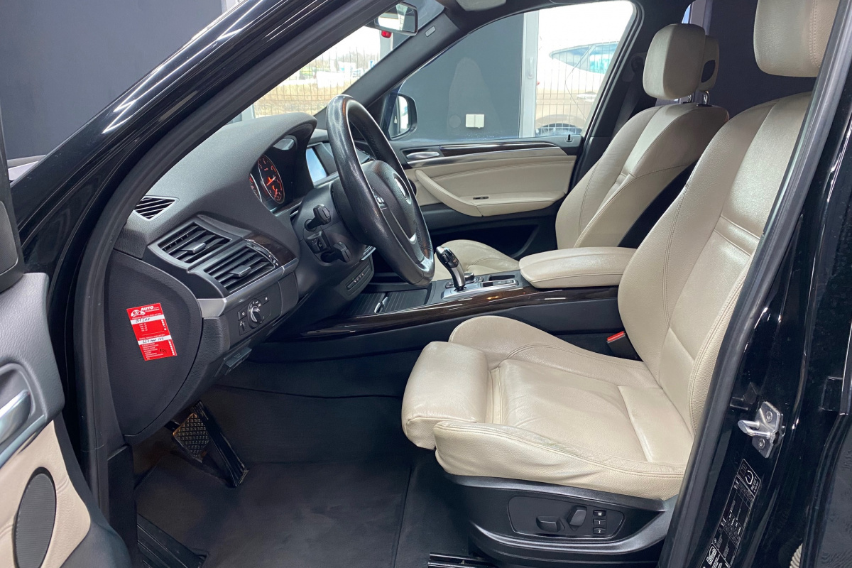 Ponuka vozidiel / BMW X5 xDrive30d - video
