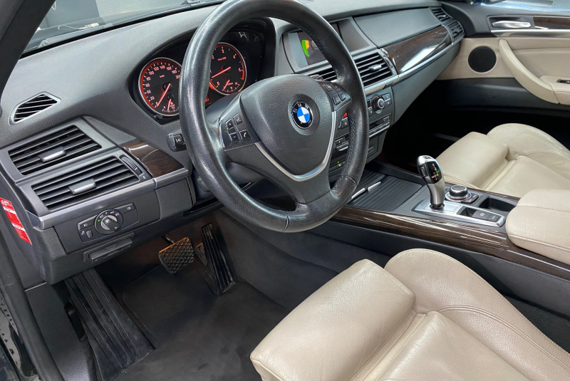  Ponuka vozidiel / BMW X5 xDrive30d - video