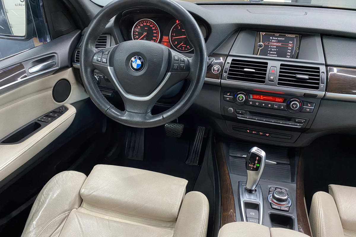 Ponuka vozidiel / BMW X5 xDrive30d - video