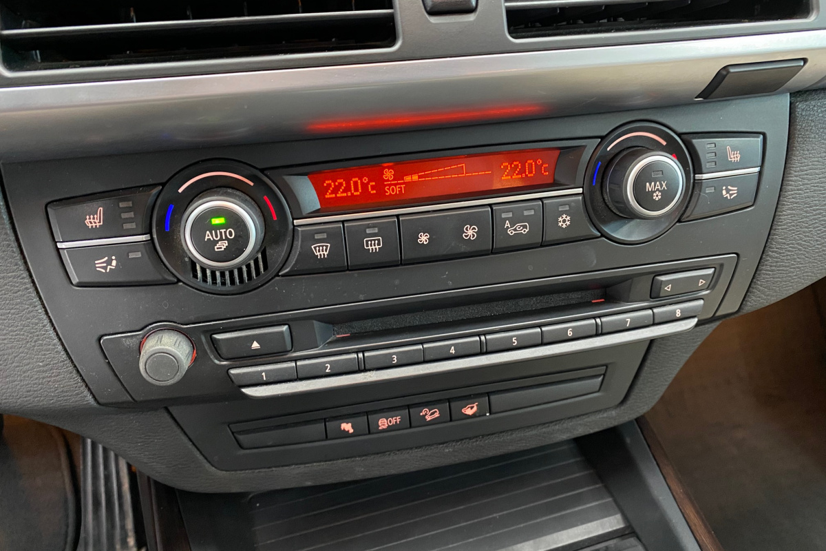 Ponuka vozidiel / BMW X5 xDrive30d - video