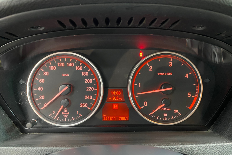  Ponuka vozidiel / BMW X5 xDrive30d - video