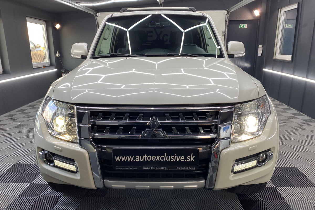 Ponuka vozidiel / Mitsubishi Pajero 3.2DI-D SWB Invite - video