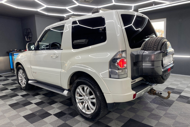  Ponuka vozidiel / Mitsubishi Pajero 3.2DI-D SWB Invite - video