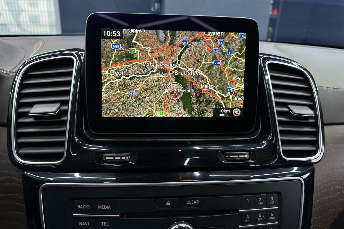 Ponuka vozidiel / Mercedes-Benz GLS 500 4MATIC AMG A/T - video