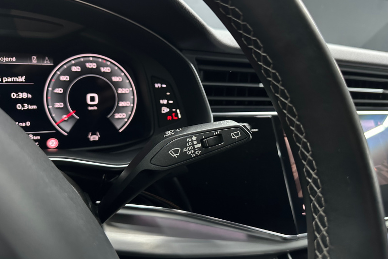  Ponuka vozidiel / Audi Q8 S-Line 55 TFSI mHEV quattro tiptronic - video