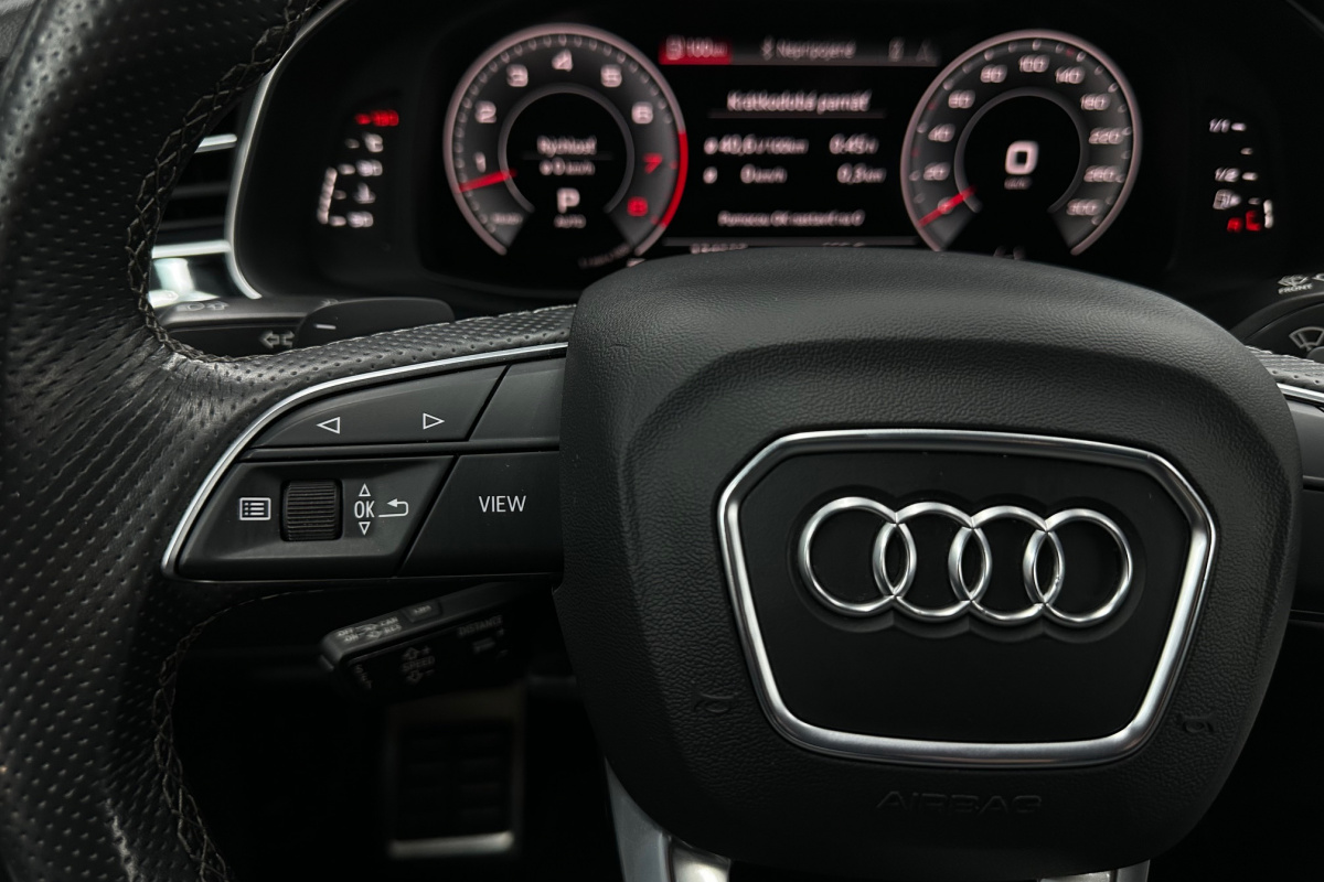 Ponuka vozidiel / Audi Q8 S-Line 55 TFSI mHEV quattro tiptronic - video