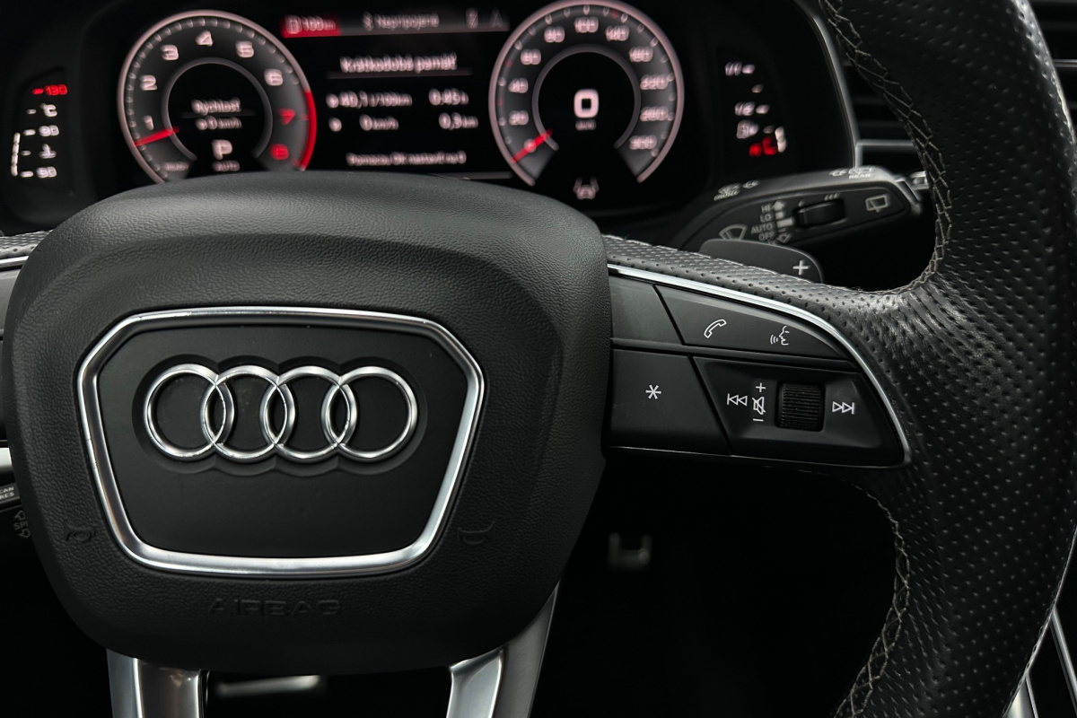 Ponuka vozidiel / Audi Q8 S-Line 55 TFSI mHEV quattro tiptronic - video