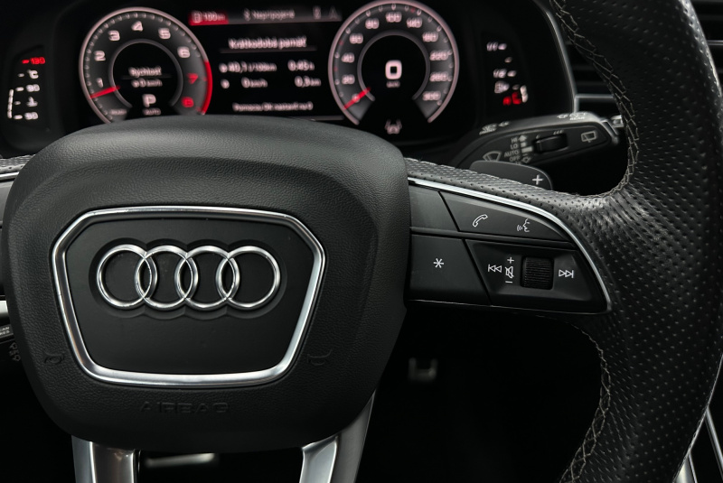  Ponuka vozidiel / Audi Q8 S-Line 55 TFSI mHEV quattro tiptronic - video