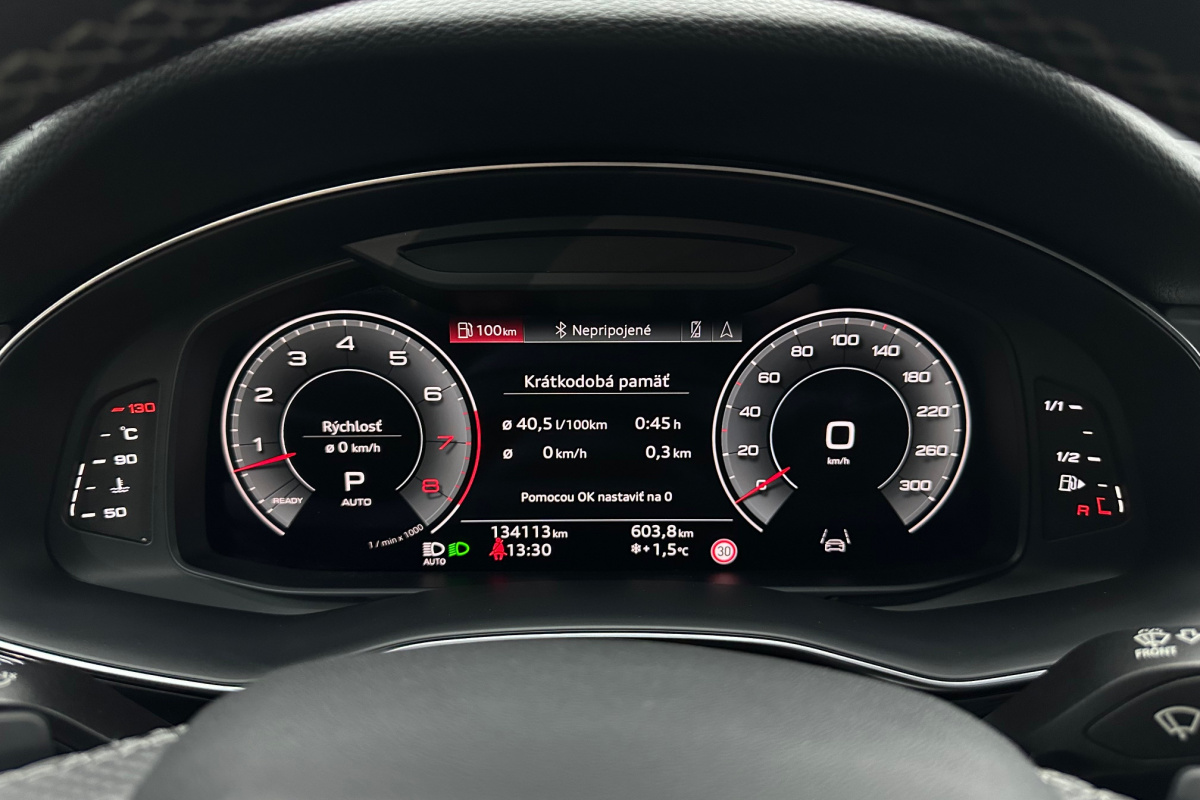 Ponuka vozidiel / Audi Q8 S-Line 55 TFSI mHEV quattro tiptronic - video
