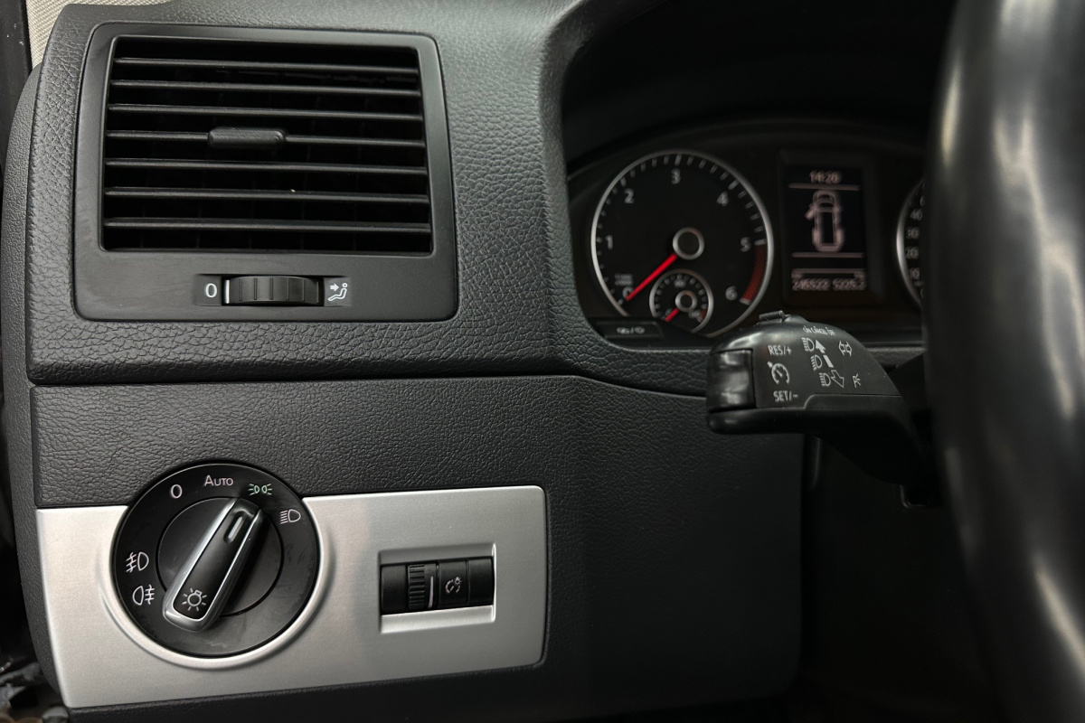 Ponuka vozidiel / Volkswagen Multivan T5 2.0 BiTDI HIGHLINE 4MOTION DSG - video