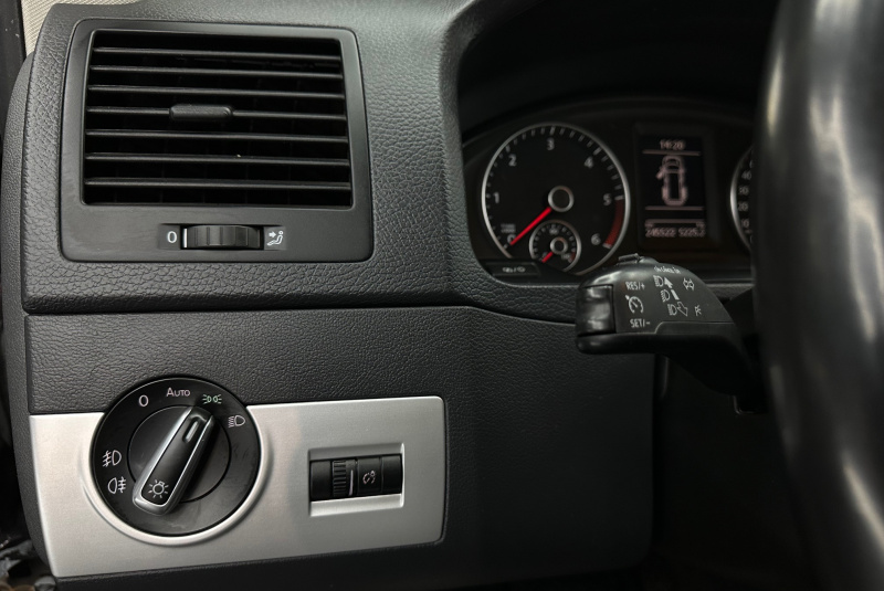  Ponuka vozidiel / Volkswagen Multivan T5 2.0 BiTDI HIGHLINE 4MOTION DSG - video