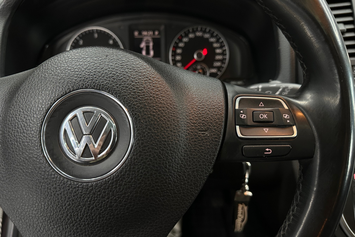 Ponuka vozidiel / Volkswagen Multivan T5 2.0 BiTDI HIGHLINE 4MOTION DSG - video
