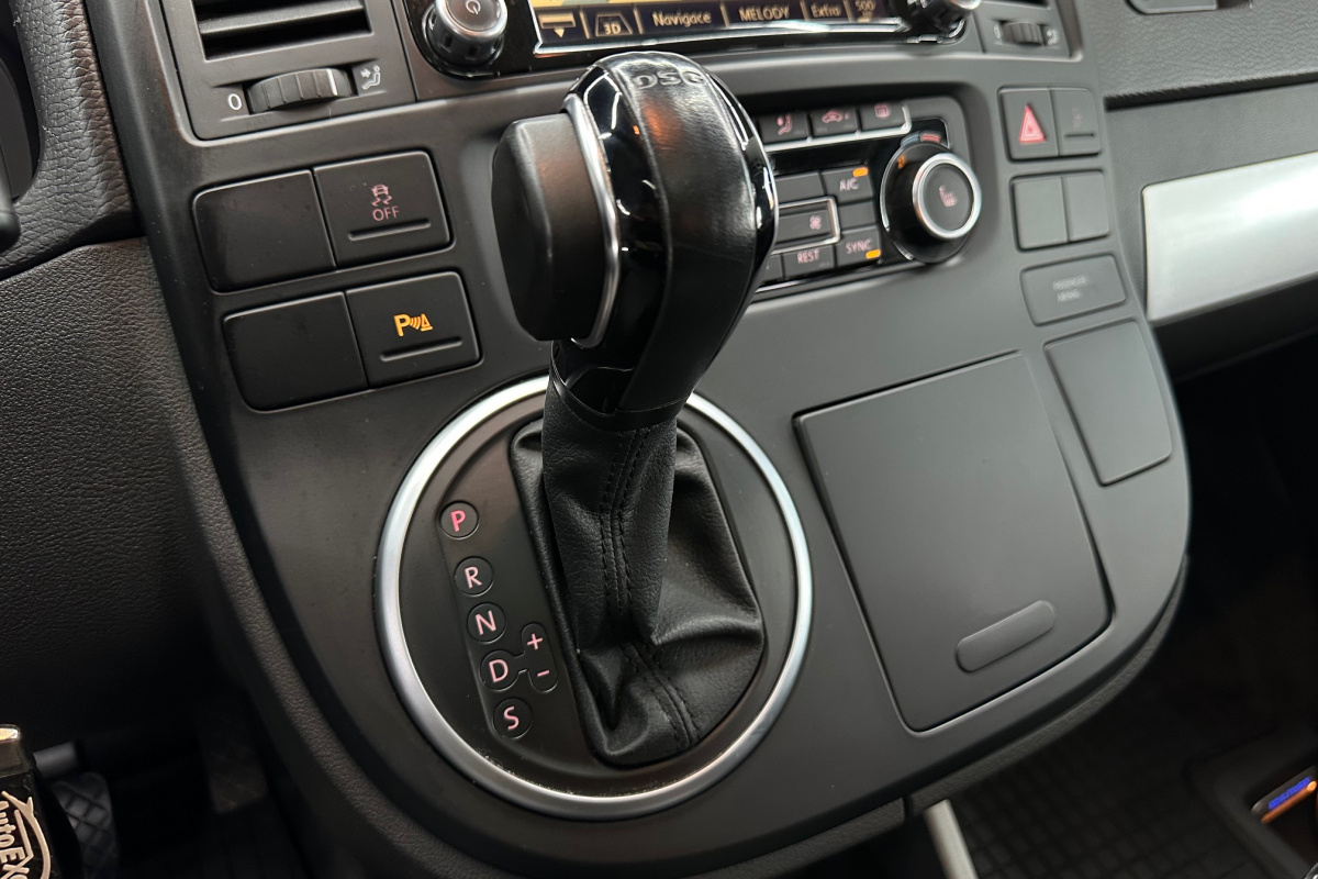 Ponuka vozidiel / Volkswagen Multivan T5 2.0 BiTDI HIGHLINE 4MOTION DSG - video