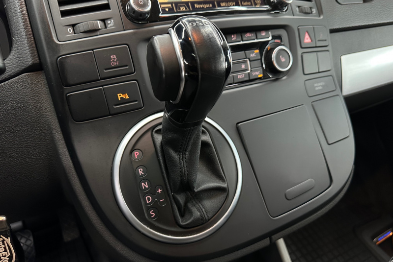  Ponuka vozidiel / Volkswagen Multivan T5 2.0 BiTDI HIGHLINE 4MOTION DSG - video