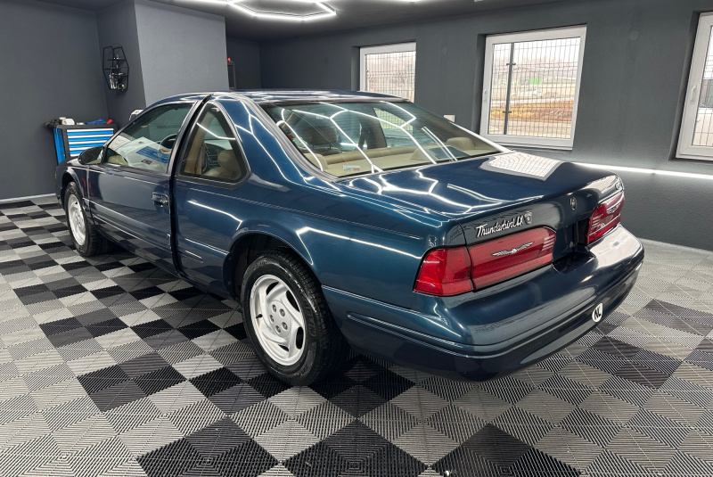 Ponuka vozidiel / Ford Thunderbird LX 4.6l V8 Benzín - video Ponuka vozidiel / Ford Thunderbird LX 4.6l V8 Benzín - video