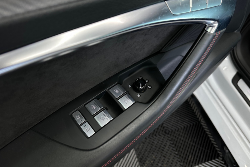  Ponuka vozidiel / Audi RS6 Avant 4.0 TFSI Quattro - video