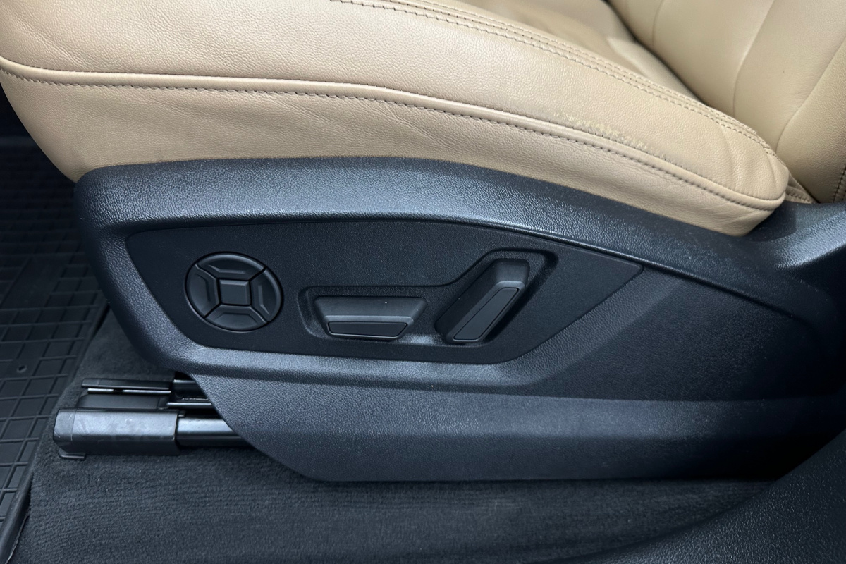 Ponuka vozidiel / Audi Q8 45 3.0 TDI mHEV quattro tiptronic - video