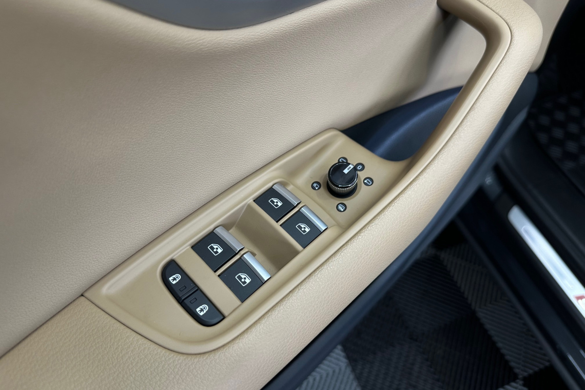 Ponuka vozidiel / Audi Q8 45 3.0 TDI mHEV quattro tiptronic - video