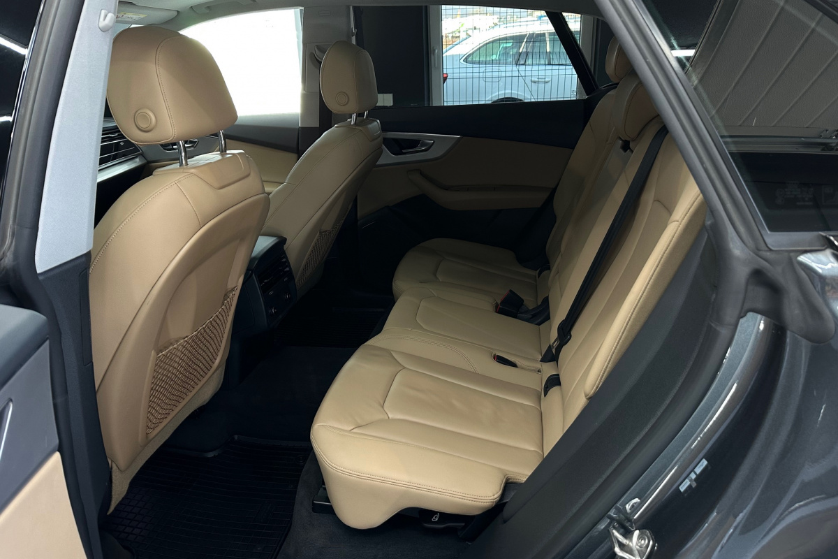 Ponuka vozidiel / Audi Q8 45 3.0 TDI mHEV quattro tiptronic - video