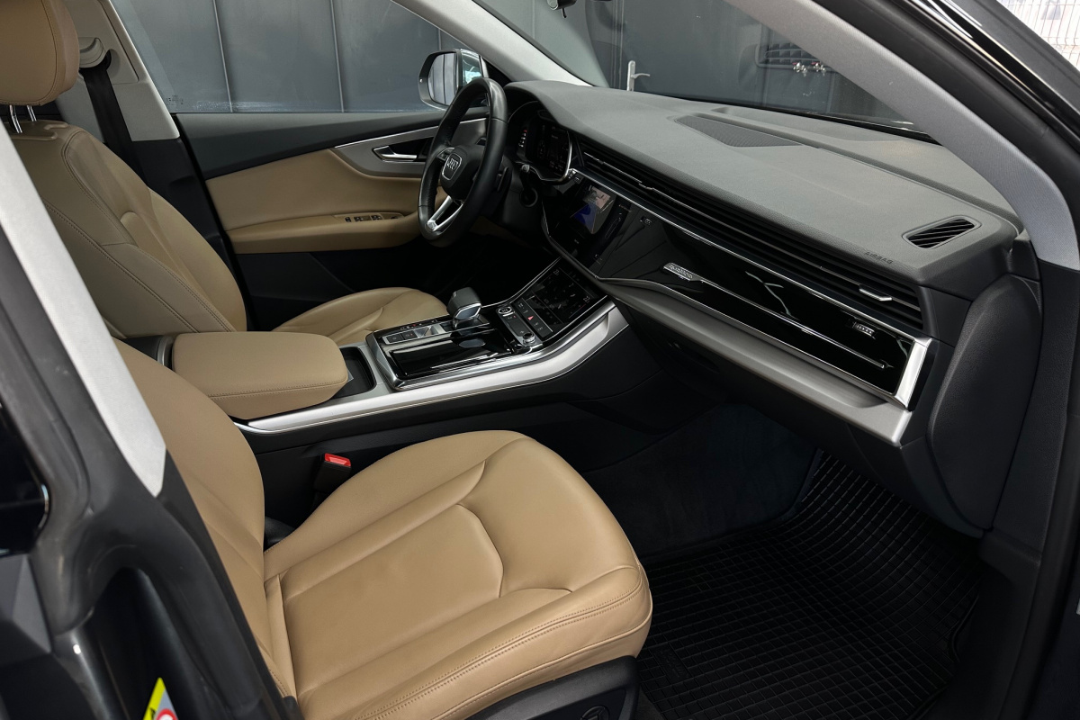 Ponuka vozidiel / Audi Q8 45 3.0 TDI mHEV quattro tiptronic - video