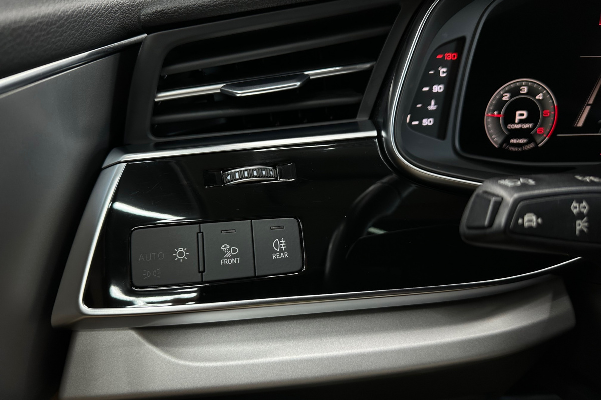 Ponuka vozidiel / Audi Q8 45 3.0 TDI mHEV quattro tiptronic - video