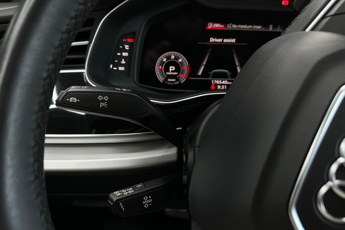 Ponuka vozidiel / Audi Q8 45 3.0 TDI mHEV quattro tiptronic - video