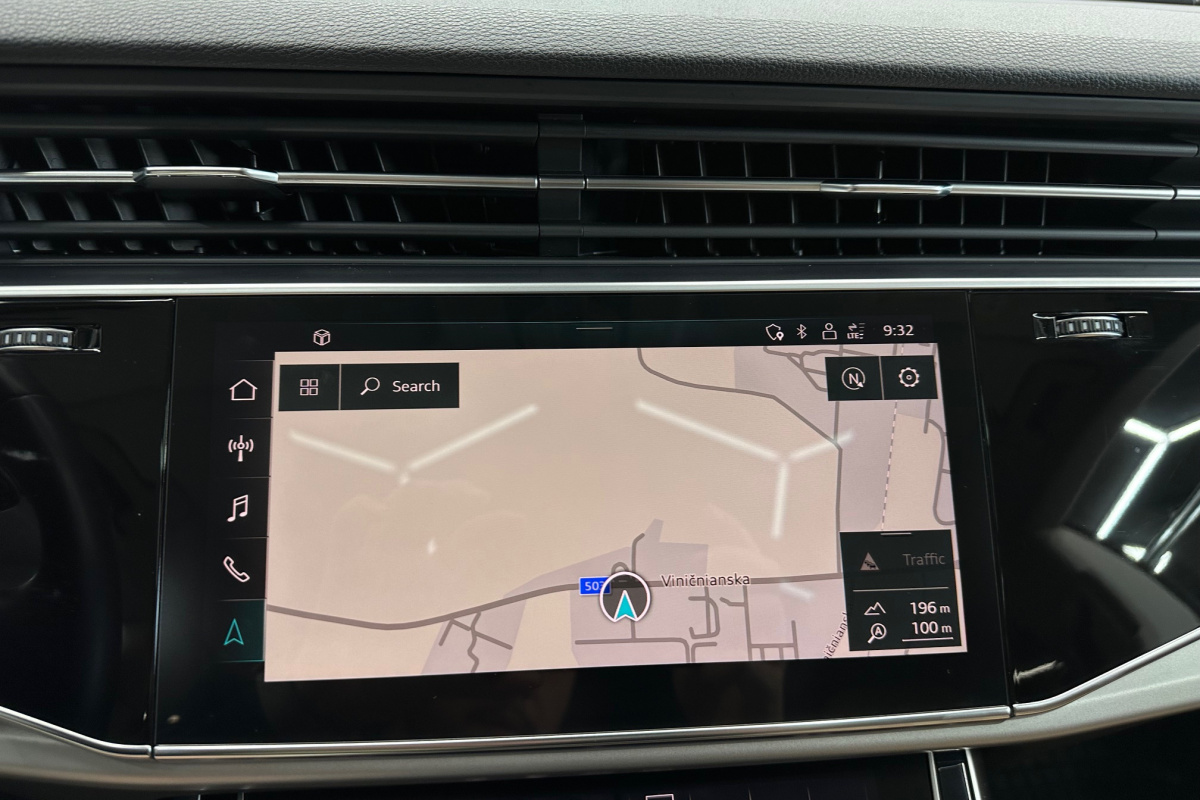 Ponuka vozidiel / Audi Q8 45 3.0 TDI mHEV quattro tiptronic - video
