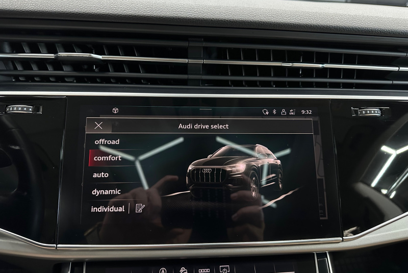  Ponuka vozidiel / Audi Q8 45 3.0 TDI mHEV quattro tiptronic - video