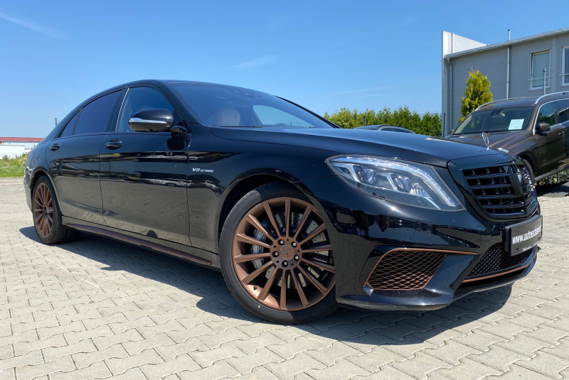  Ponuka vozidiel / Mercedes-Benz S trieda Sedan Mercedes-AMG 63 4matic - video