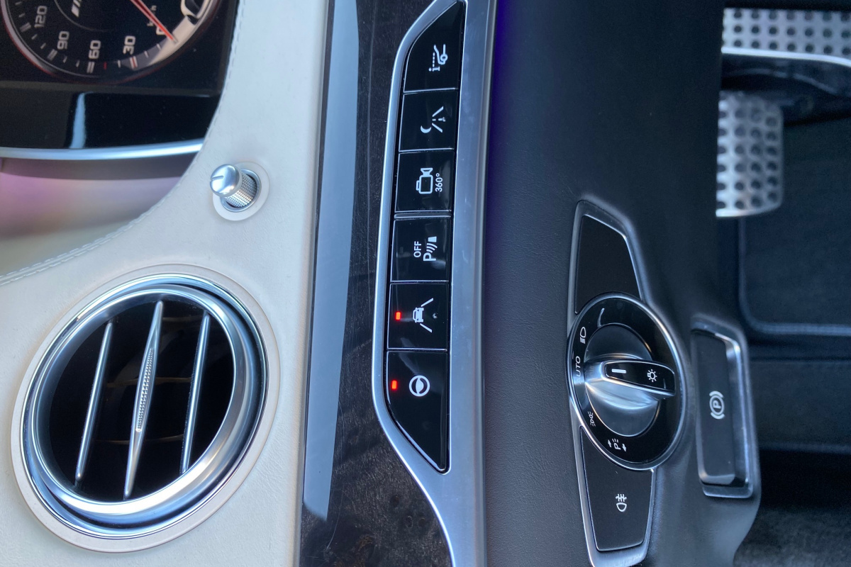 Ponuka vozidiel / Mercedes-Benz S trieda Sedan Mercedes-AMG 63 4matic - video