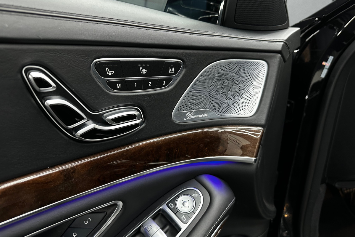 Ponuka vozidiel / Mercedes-Benz S trieda Sedan 560 4MATIC L A/T - video