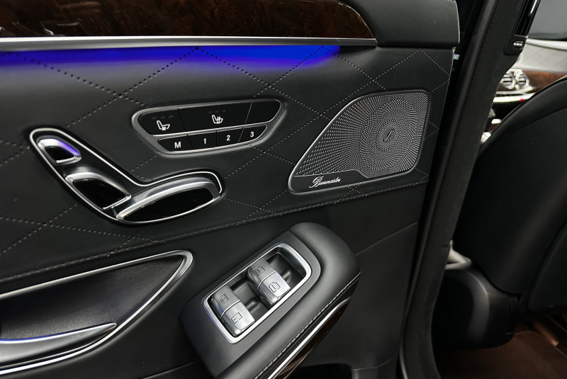  Ponuka vozidiel / Mercedes-Benz S trieda Sedan 560 4MATIC L A/T - video