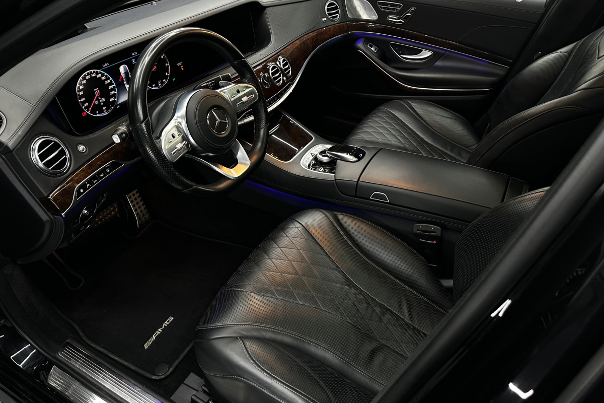 Ponuka vozidiel / Mercedes-Benz S trieda Sedan 560 4MATIC L A/T - video