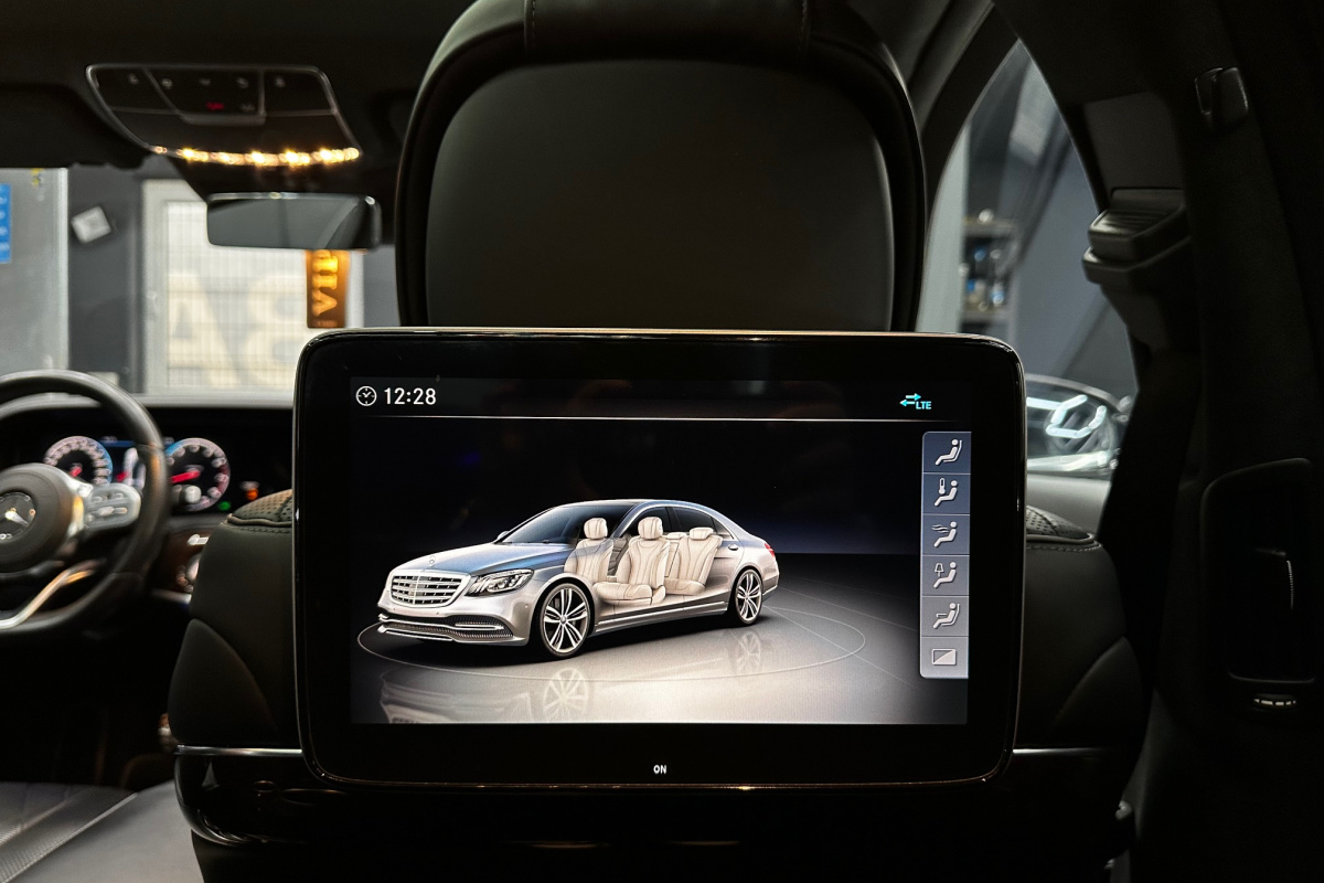Ponuka vozidiel / Mercedes-Benz S trieda Sedan 560 4MATIC L A/T - video