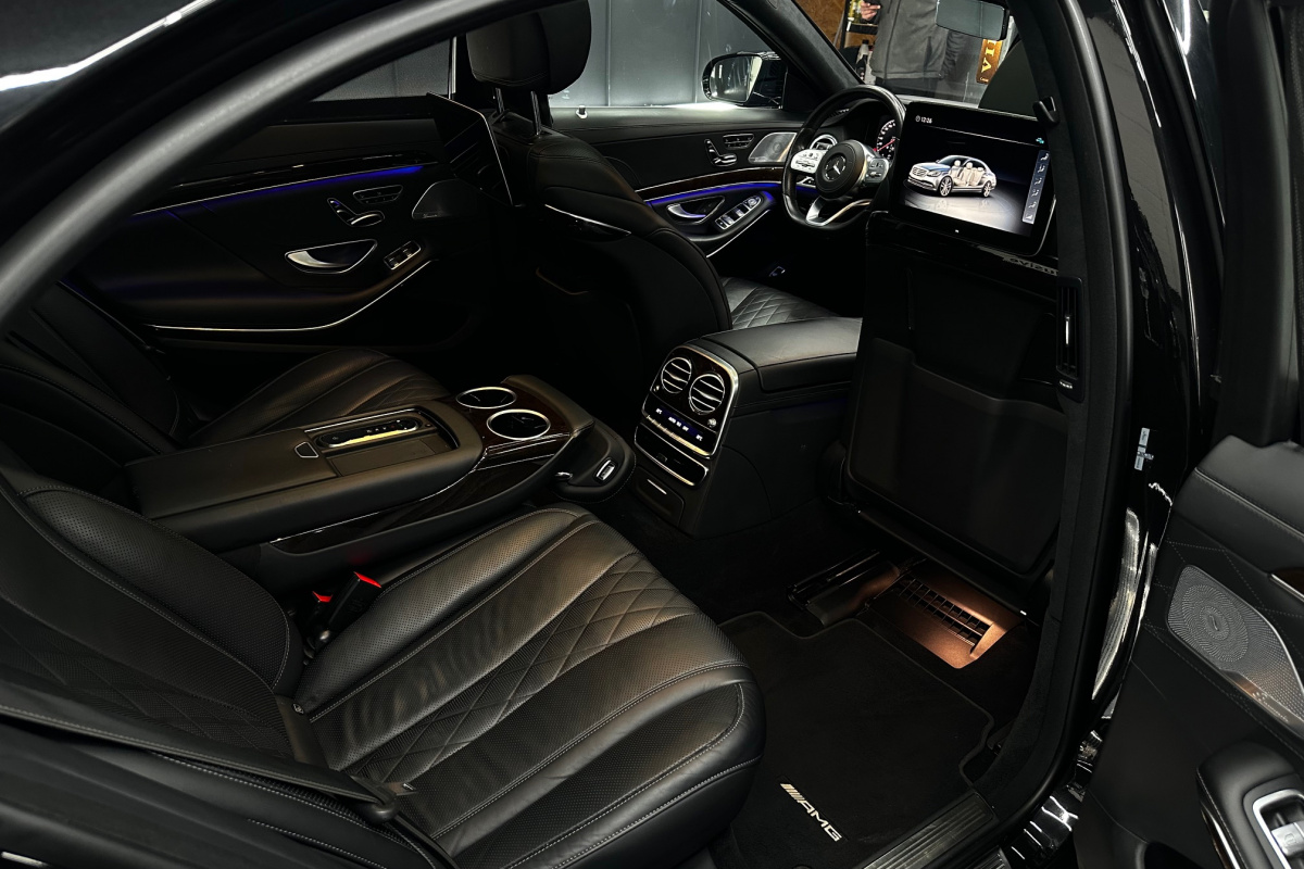 Ponuka vozidiel / Mercedes-Benz S trieda Sedan 560 4MATIC L A/T - video